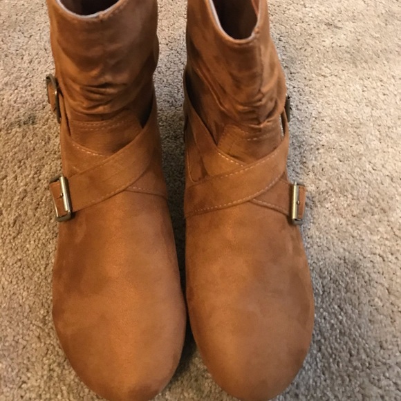 Low cut booties Brand NEW - Picture 2 of 6